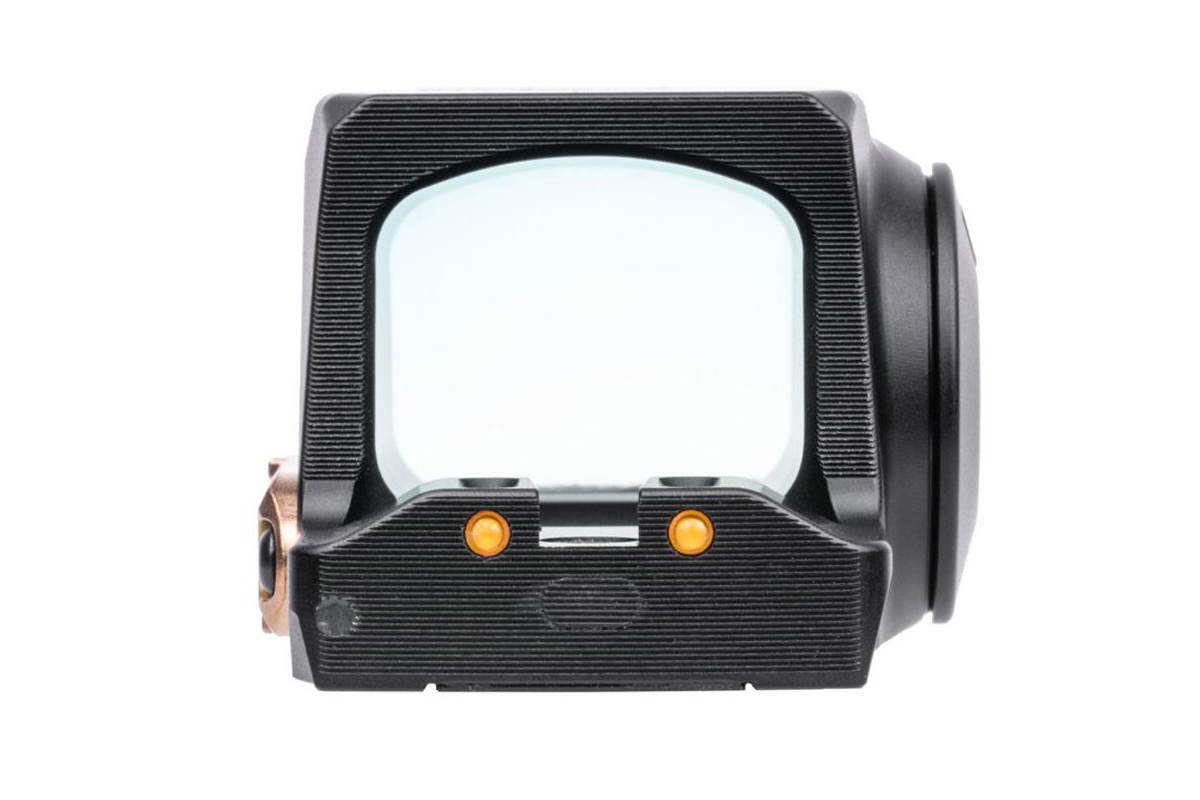 Nahaufnahme eines schwarzen Reflexvisiers mit orangefarbenem Knopf und klarer Linse, ideal für Luftgewehre und Pistolen.