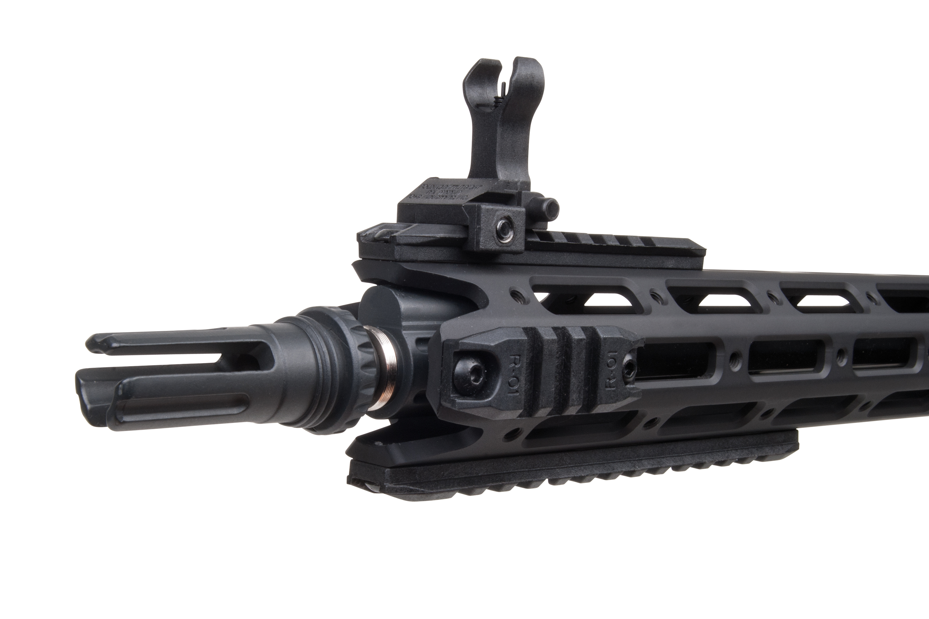 Schwarzer Gewehrhandschutz mit integriertem Mündungsfeuerdämpfer, Schienensystem und hochklappbarem Visier für taktische Airsoft-Gewehre.