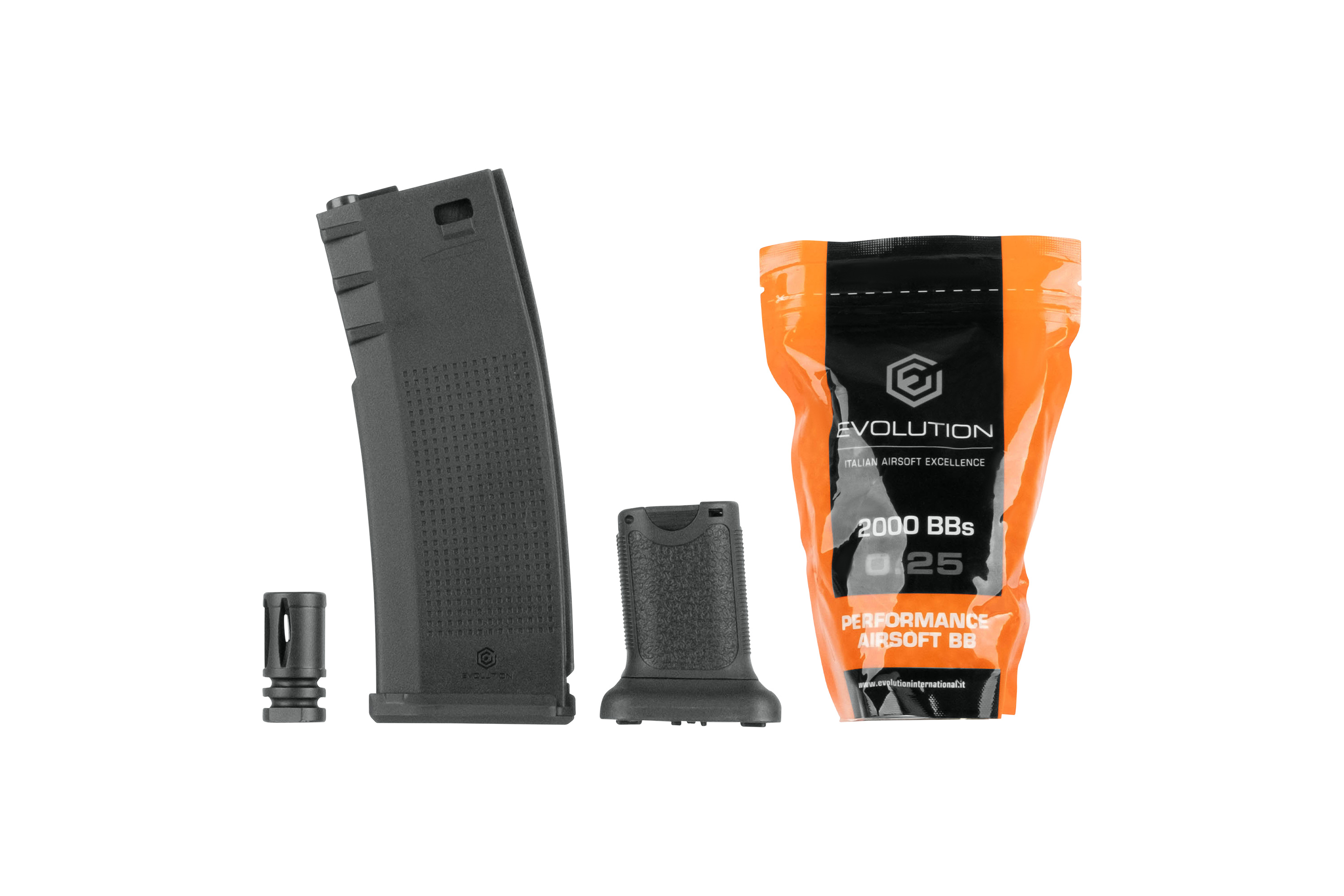 Evolution Airsoft-Zubehörset mit schwarzem Magazin, taktischem Griff, Mündungsfeuerdämpfer und einem Beutel mit 2000 0,25 g Airsoft-BBs.
