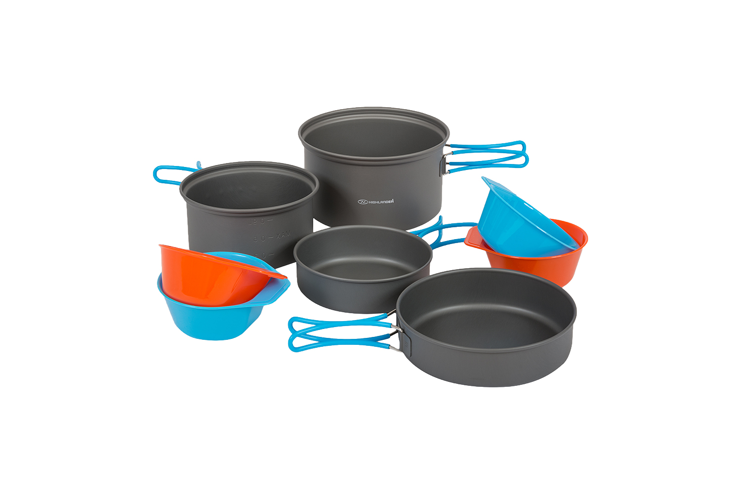 Highlander Camping-Kochgeschirrset mit grauen Töpfen und Pfannen mit blauen Klappgriffen und bunten Plastikschüsseln.