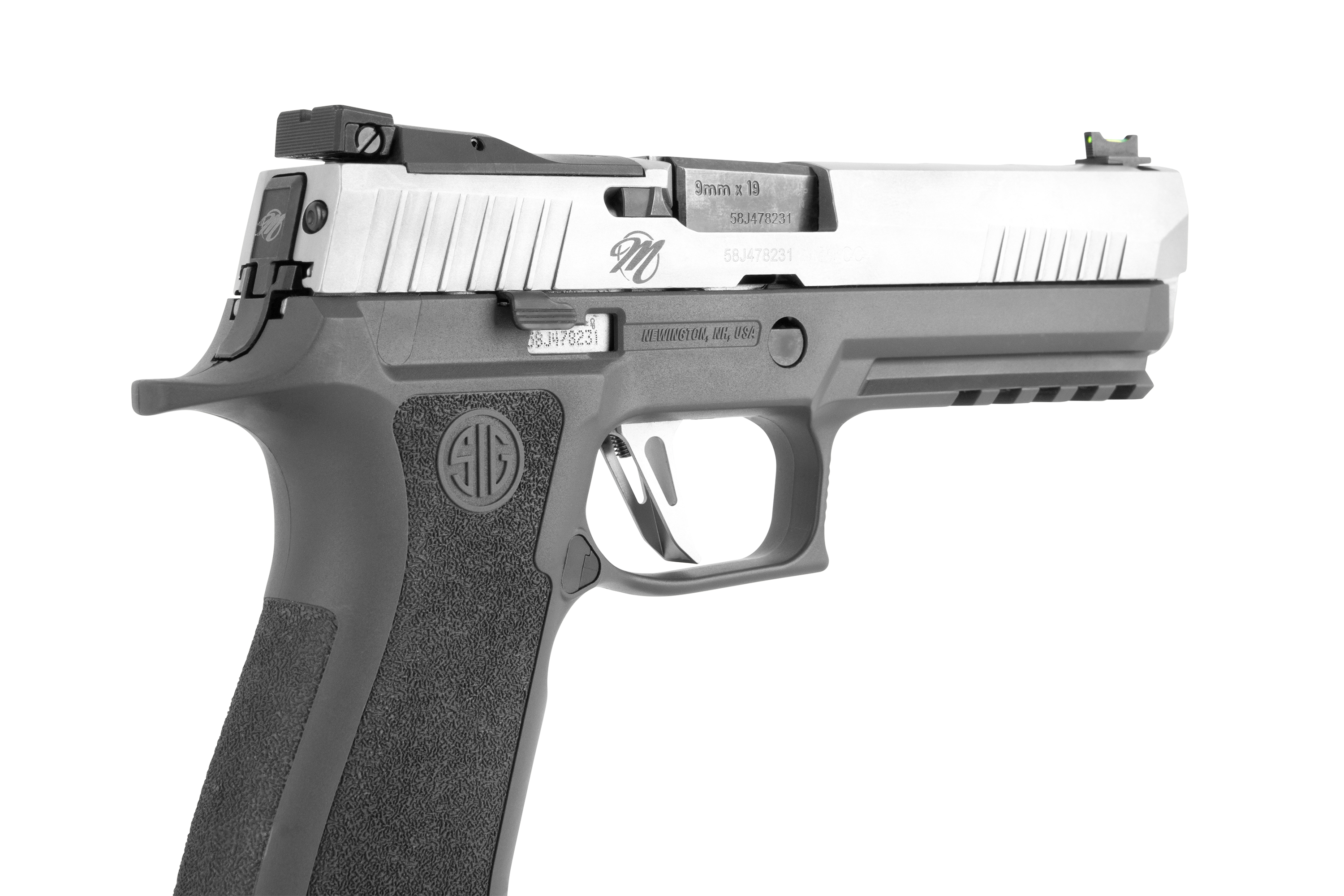 SIG Sauer P320 XFive Luftpistole mit silbernem Schlitten und schwarzem Griff, konzipiert für Präzisionsschießen.