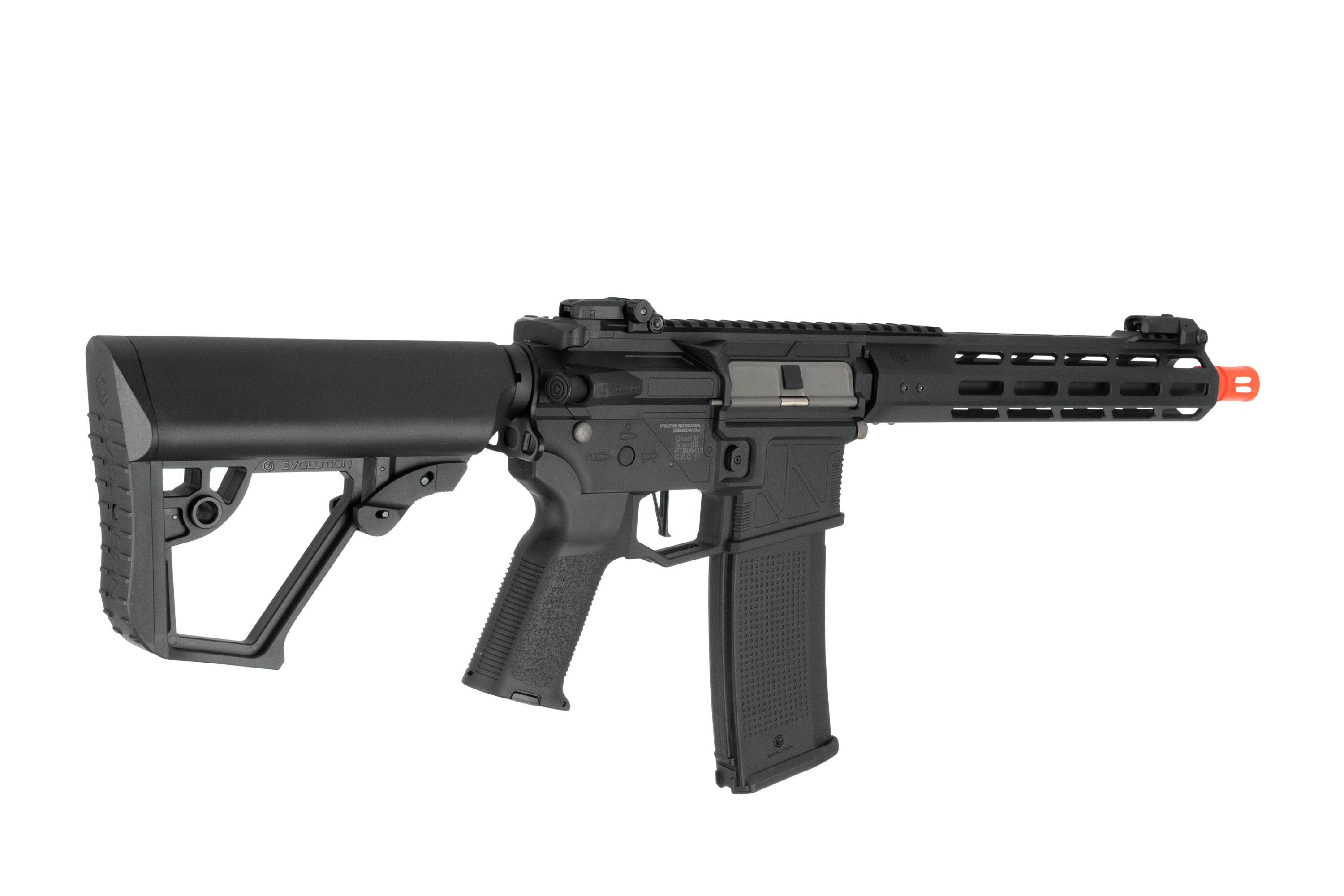 Airsoft-Gewehr Ghost M von Evolution International in Schwarz mit verstellbarem Schaft, modularer Schiene und orangefarbener Mündungsspitze.
