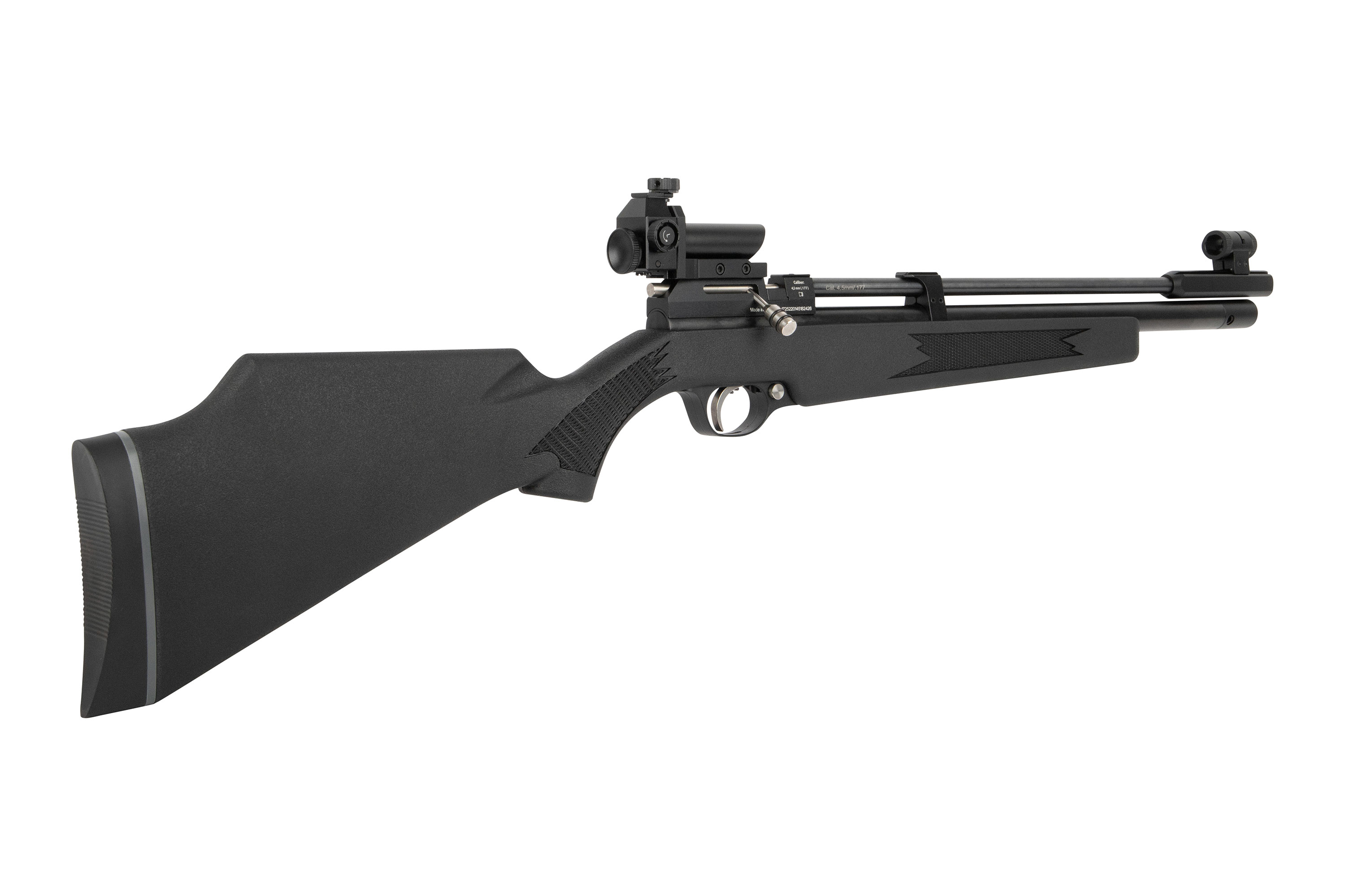 Schwarzes Luftgewehr mit Kunststoffschaft, Repetiermechanismus und montiertem Leuchtpunktvisier vor weißem Hintergrund.