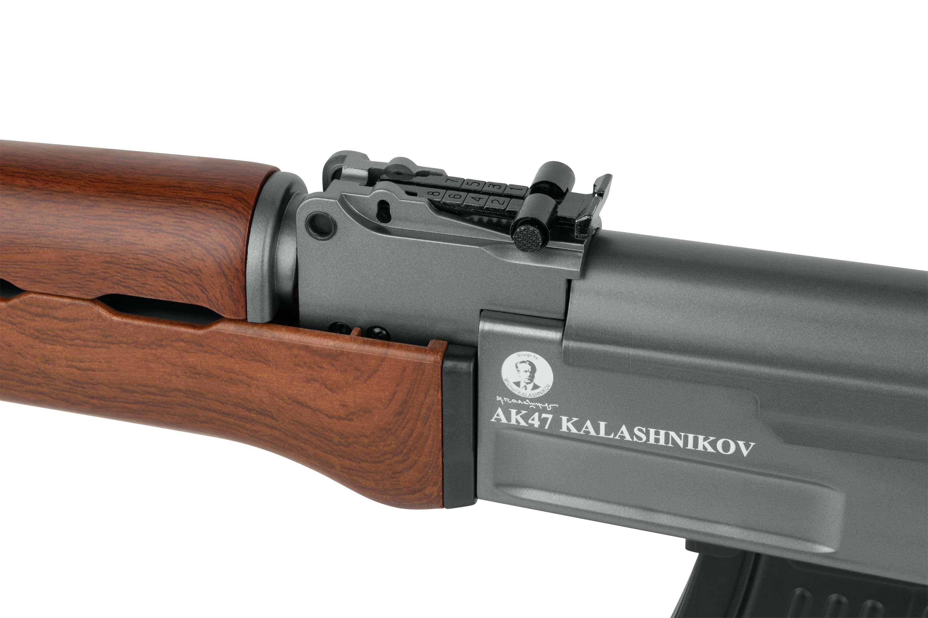 Nahaufnahme des Kalaschnikow AK47-Luftgewehrs mit realistischem Handschutz in Holzoptik und detaillierter Metallkimme.