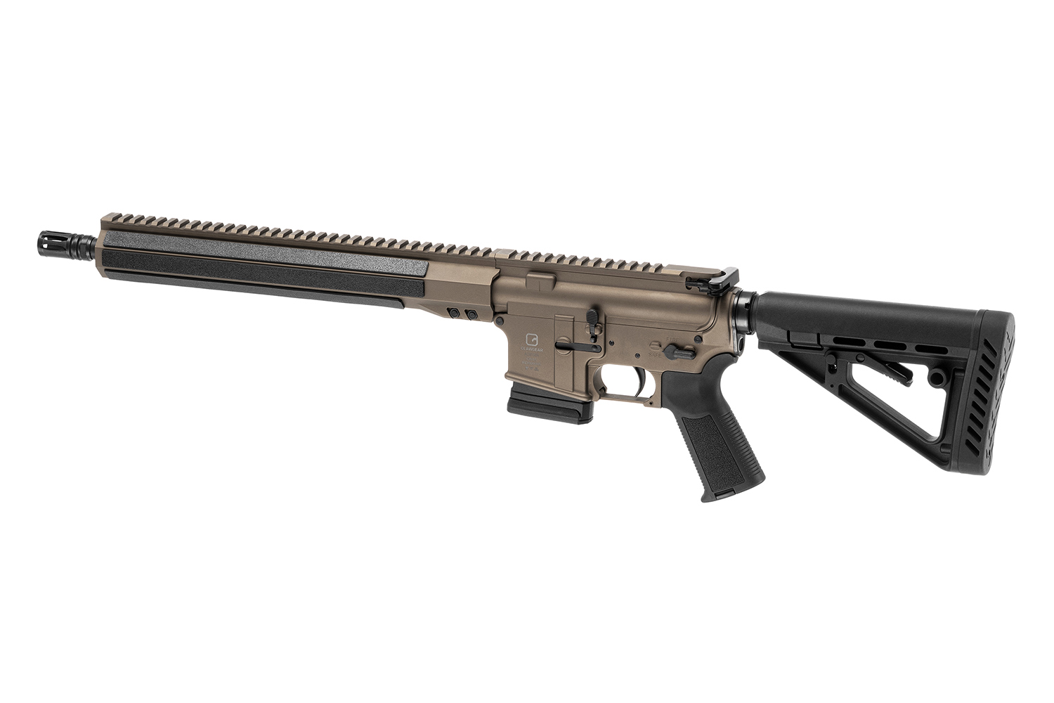 Hellbraunes Luftgewehr mit langem Lauf, verstellbarem Schaft und Picatinny-Schiene zur Optikmontage.