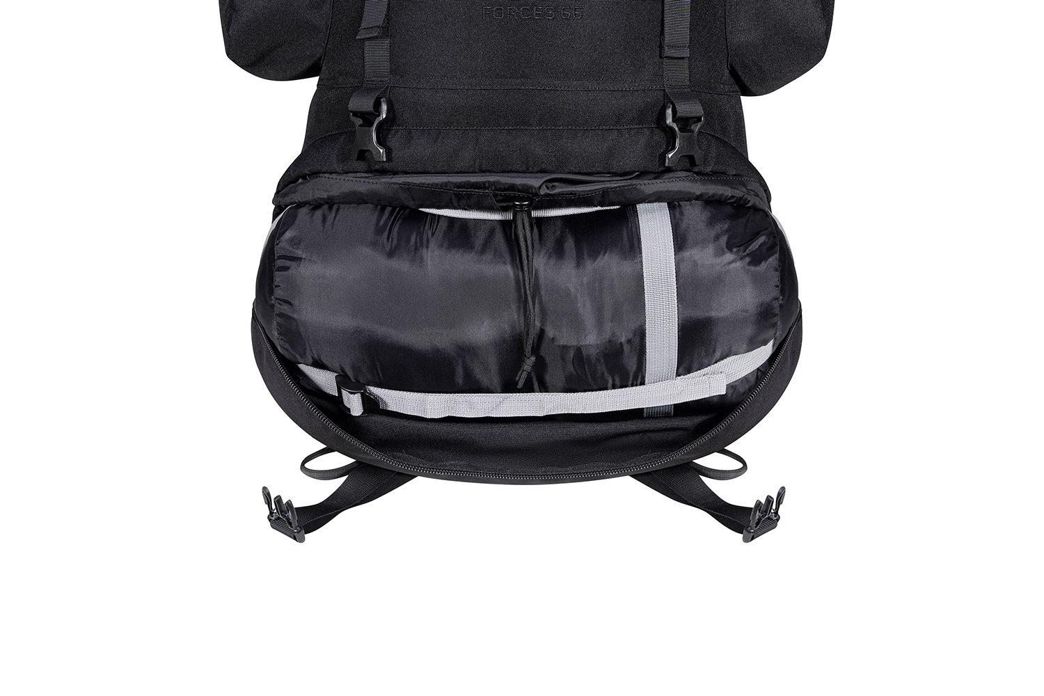 Schwarzer taktischer Rucksack mit offenem Bodenfach, grauen Kompressionsriemen und Kordelzugverschluss.
