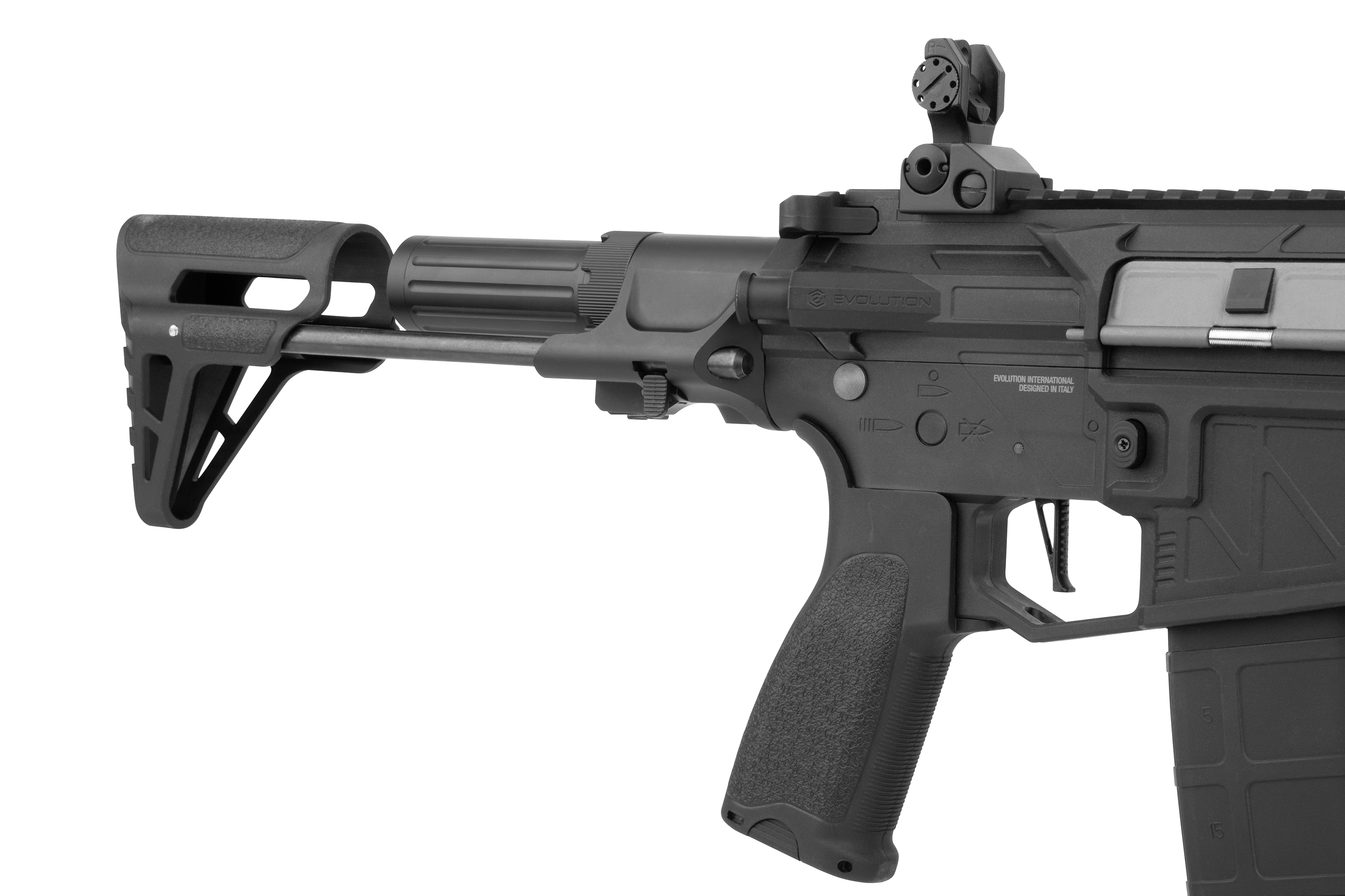 Airsoft-Gewehr von Black Evolution International mit verstellbarem Schaft, ergonomischem Pistolengriff und Eisenvisier.