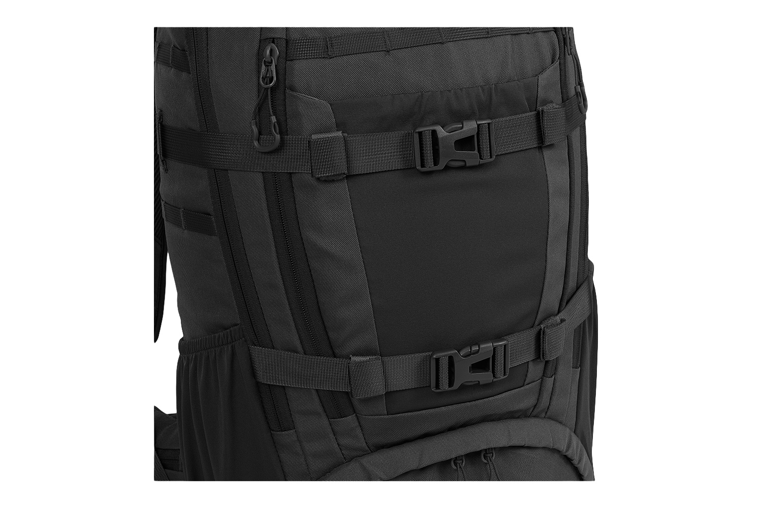 Nahaufnahme eines schwarzen taktischen Rucksacks mit strapazierfähigem Nylongewebe, verstellbaren Kompressionsriemen und Kunststoffschnallen.