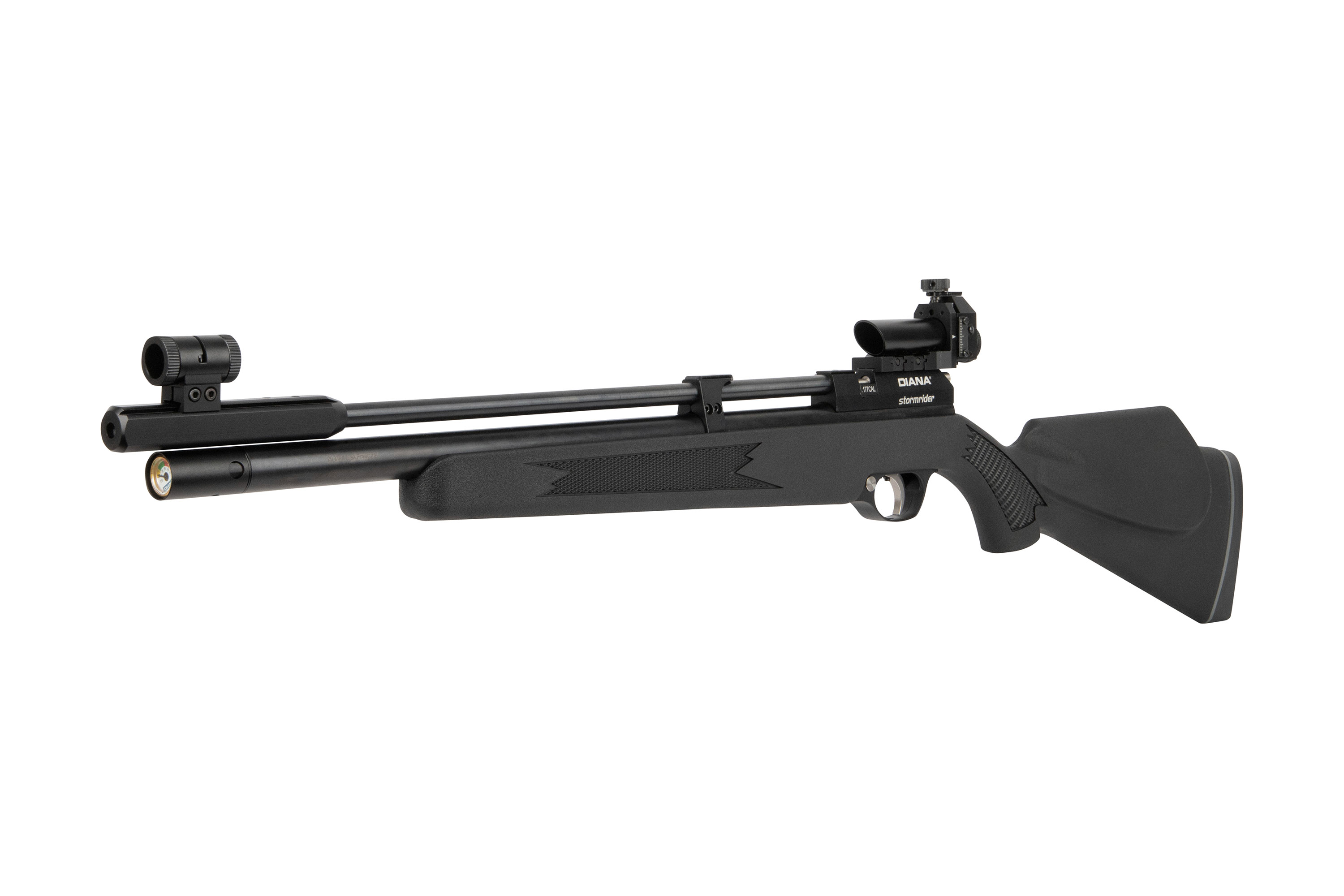 Schwarzes Diana Stormrider-Luftgewehr mit Kunststoffschaft, integriertem Manometer und montierter Kimme auf Weiß.