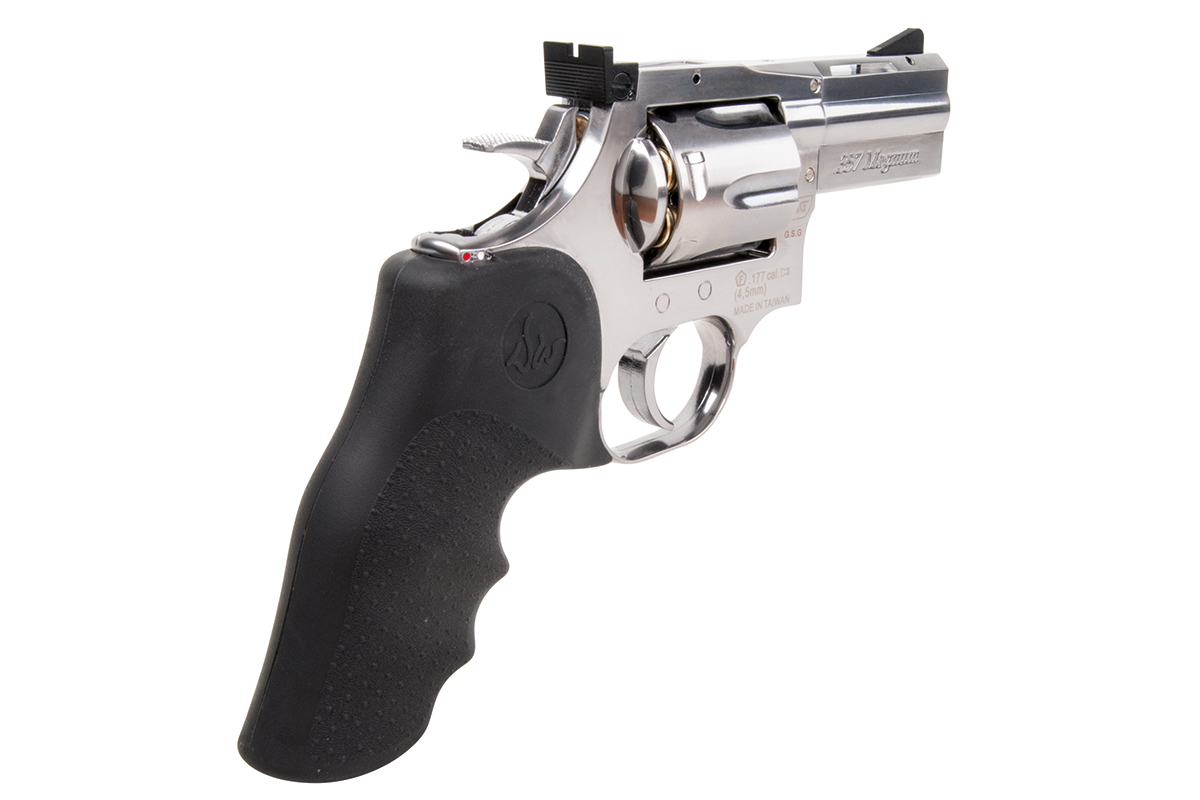 Silberne Luftpistole mit schwarzem Griff, im Revolver-Design und verstellbarer Kimme.