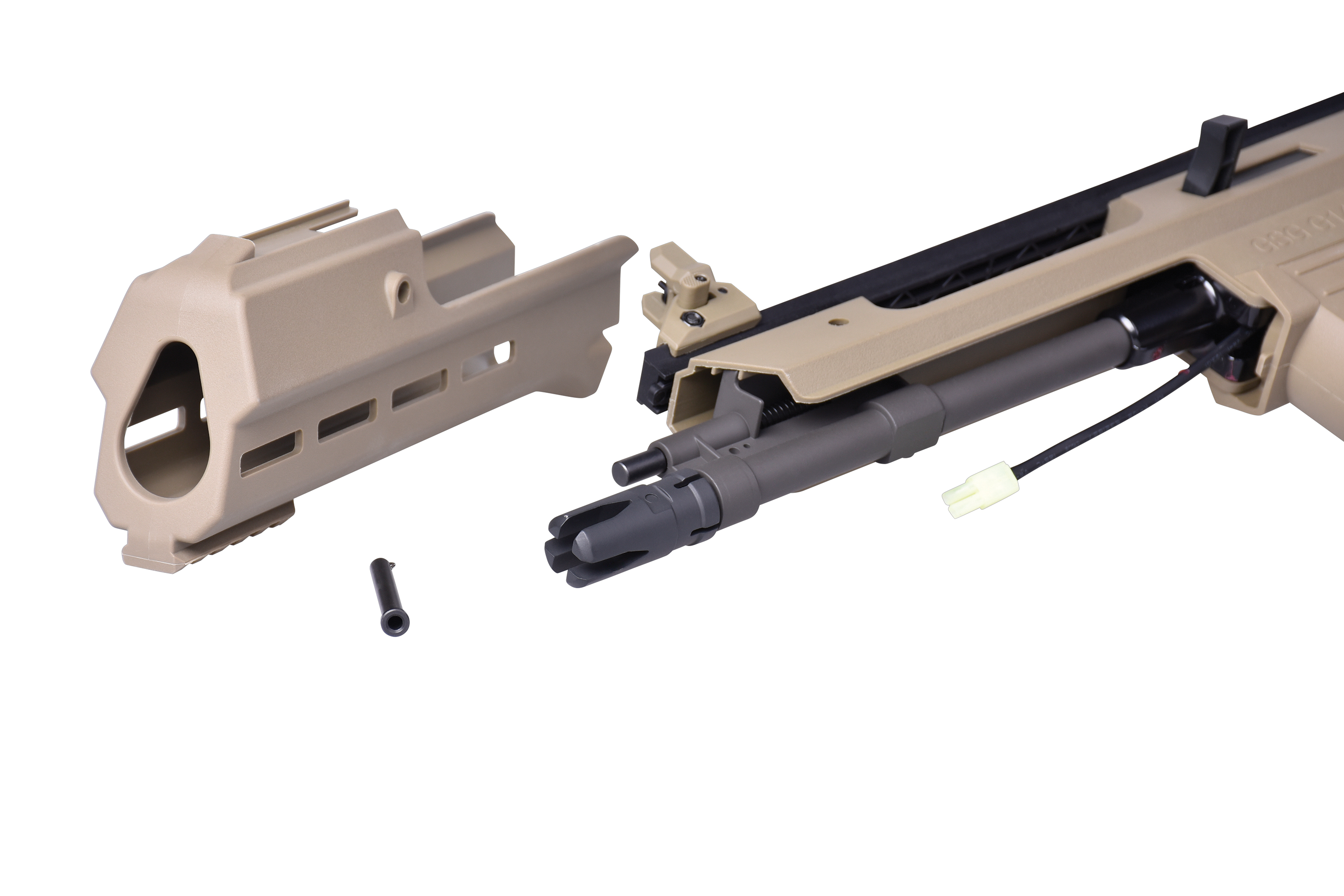 Hellbrauner G36-Airsoft-Gewehr-Handschutz und Laufbaugruppe mit freiliegender interner Verkabelung und metallischem Mündungsfeuerdämpfer auf weißem Hintergrund