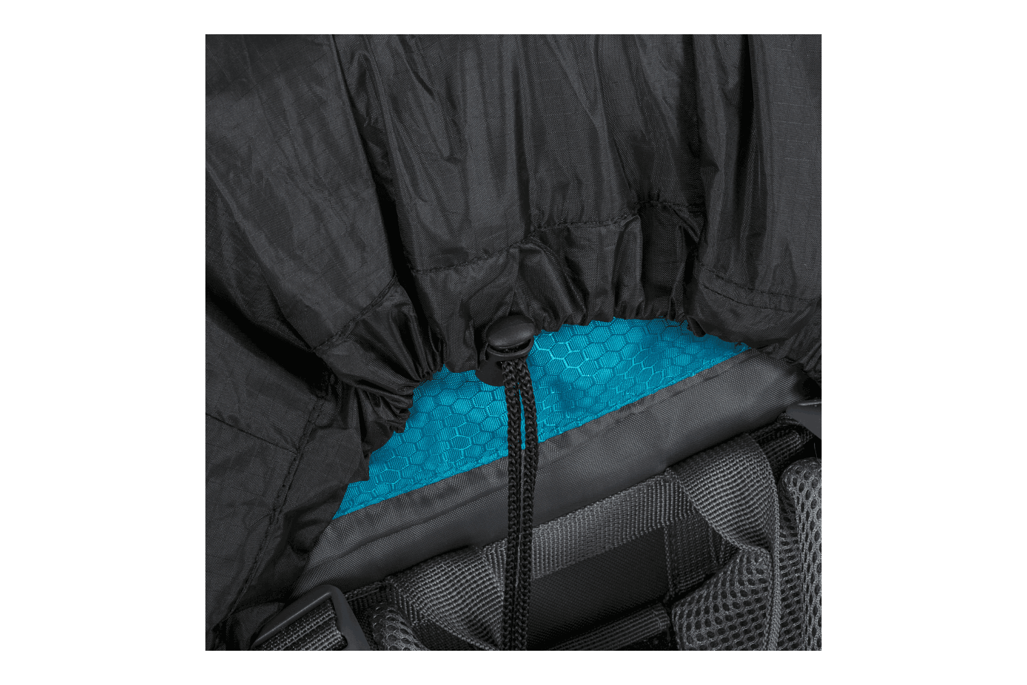 Nahaufnahme eines schwarzen taktischen Rucksack-Kordelzugverschlusses mit einem leuchtend blauen Wabenmuster-Innenfutter.