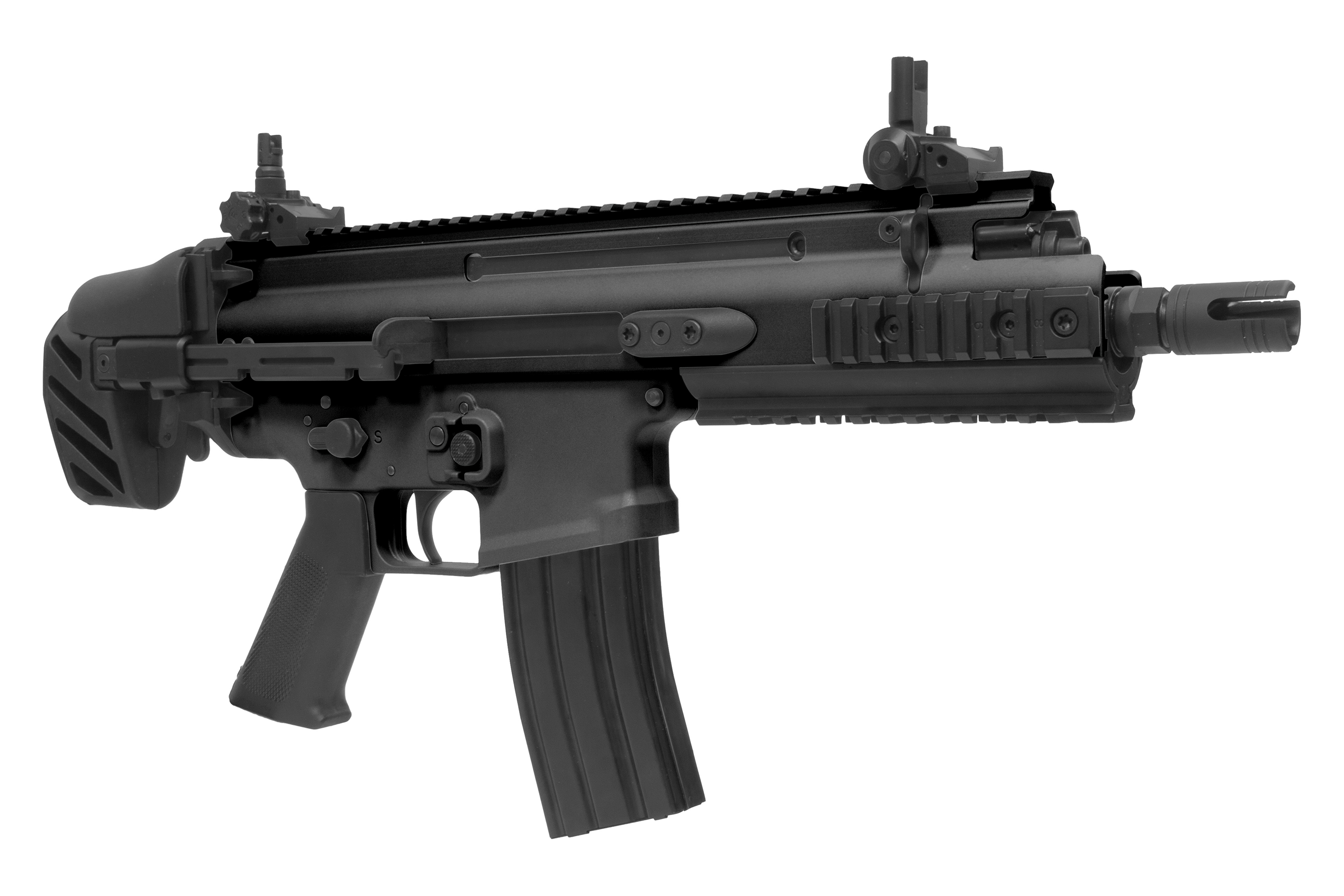 Schwarzes FN SCAR-L Airsoft-Gewehr mit taktischen Schienen, Klappschaft und Eisenvisier, isoliert auf weißem Hintergrund.