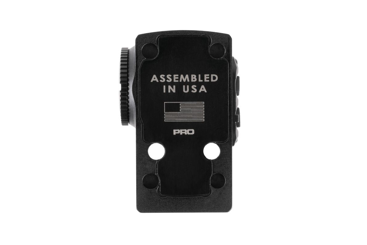 Schwarze Aimpoint Acro P-2 Leuchtpunktvisierbasis mit dem Text „Assembled in USA“, dem Symbol der amerikanischen Flagge und dem PRO-Modelletikett.