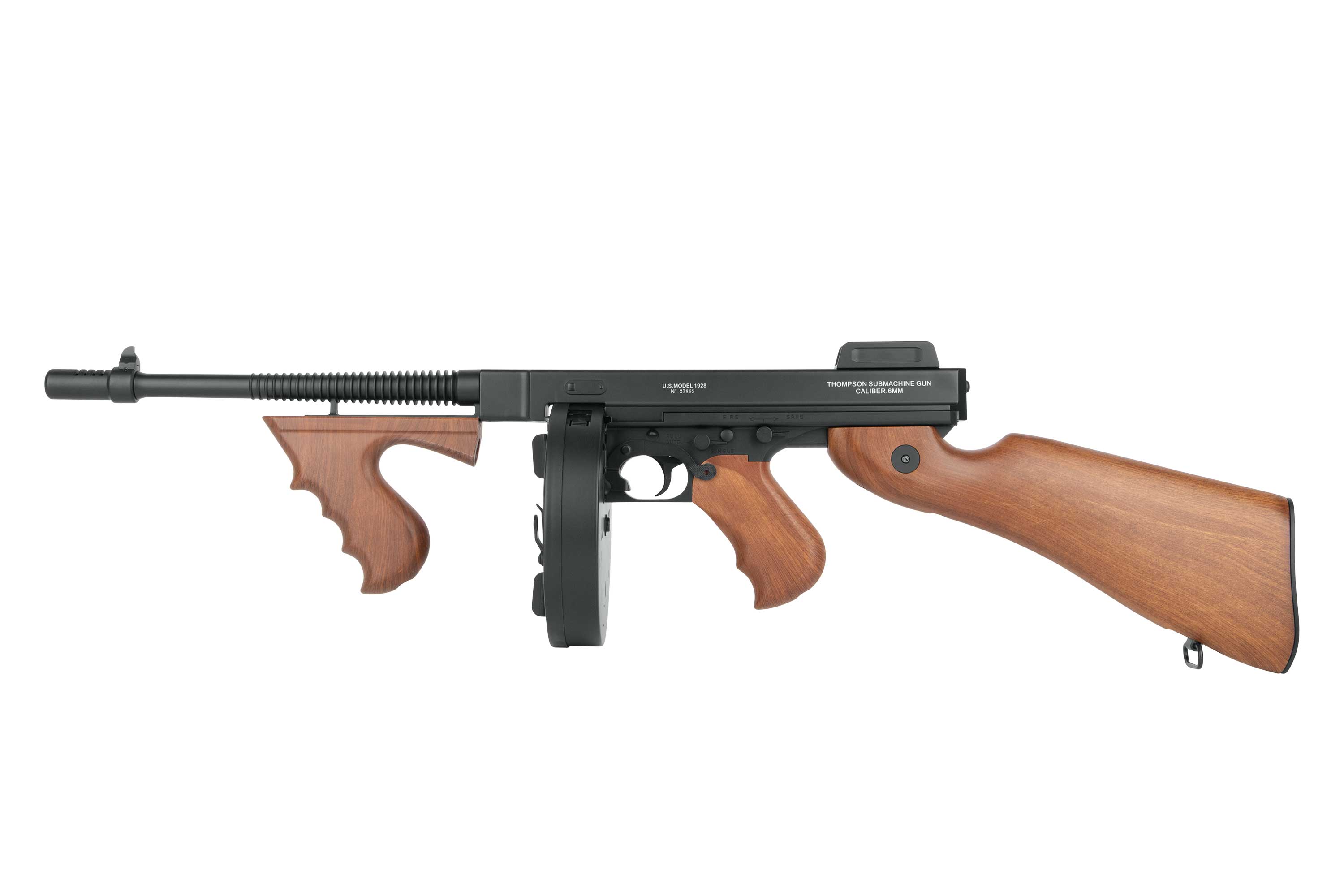 Thompson M1928 Airsoft-Maschinenpistole mit schwarzem Metallfinish, Holzschaft und Vordergriff sowie Trommelmagazin.