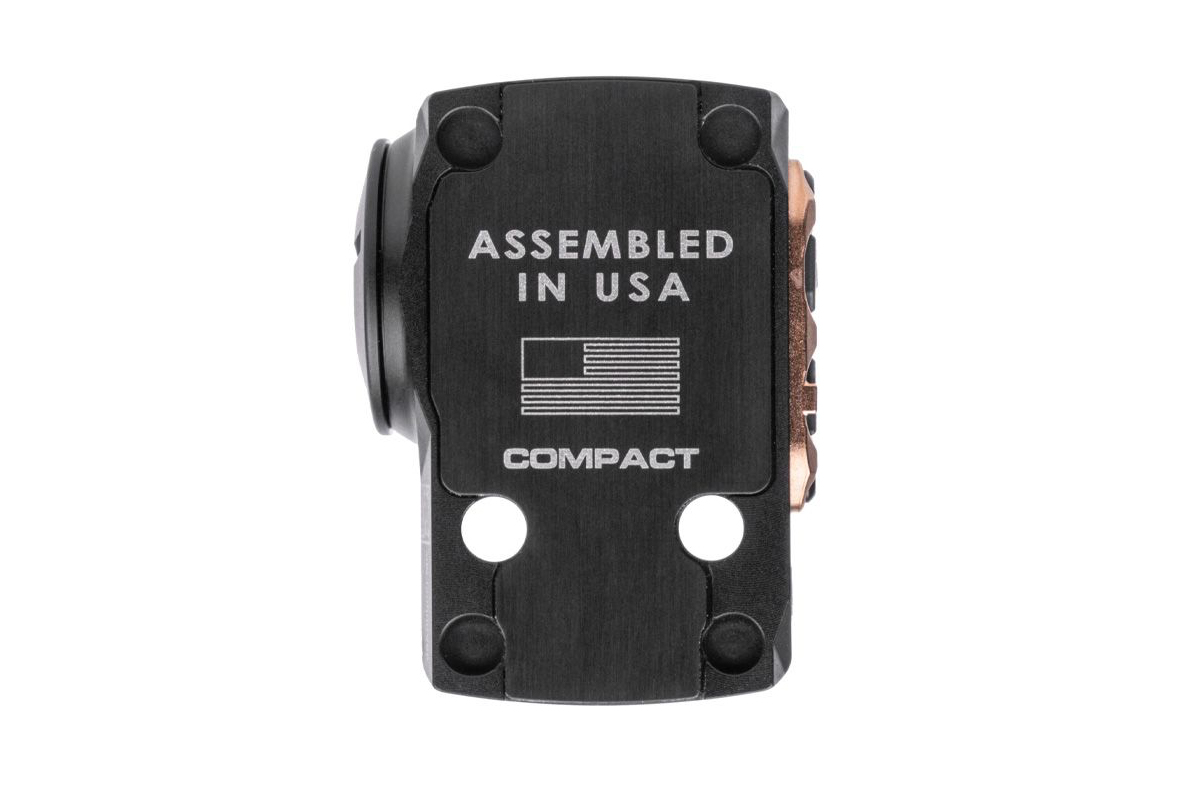 Kompaktes Luftpistolenzubehör mit „Assembled in USA“-Gravur und schwarzem Finish für verbesserte Leistung.