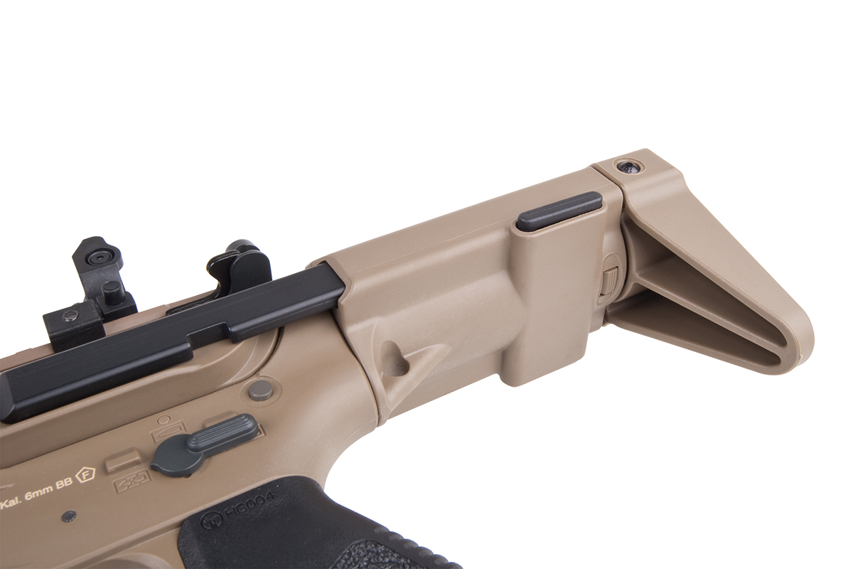 Hellbrauner verstellbarer Schaft für Airsoft-Gewehre mit langlebiger Polymerkonstruktion und ergonomischen Designdetails.