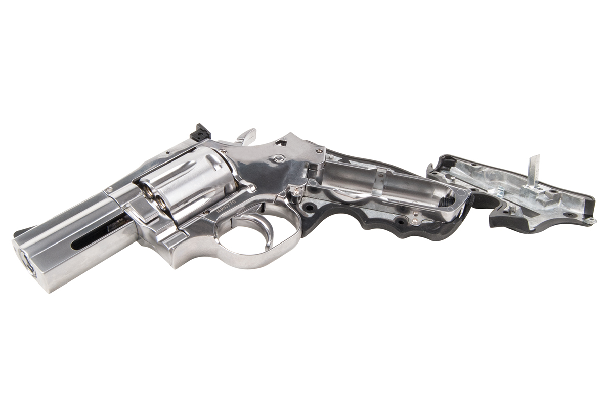Detailansicht eines silbernen Luftpistolenrahmens mit schwarzem Griff, der die internen Komponenten und den Zusammenbau zeigt.