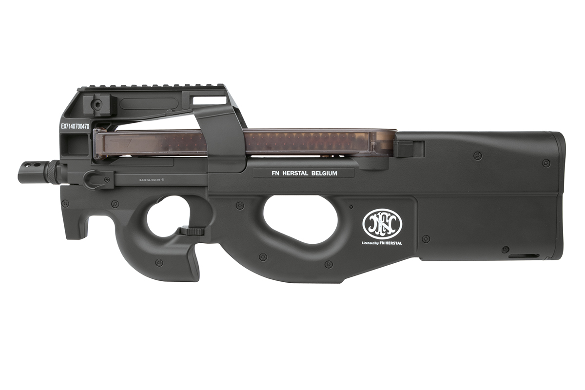 Schwarzes FN Herstal P90 Airsoft-Gewehr mit durchsichtigem Magazin, authentischem Branding und taktischem Design.
