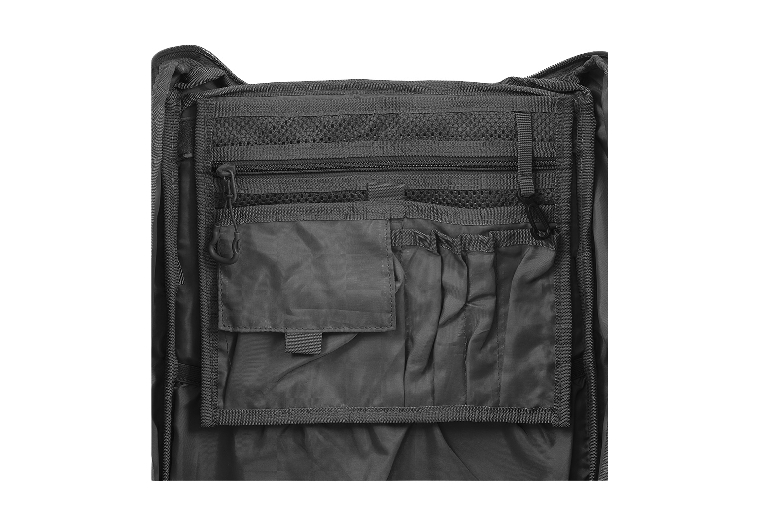 Innenansicht eines schwarzen taktischen Rucksacks mit einer Netztasche mit Reißverschluss, einem flachen Beutel und mehreren Ausrüstungsschlaufen.