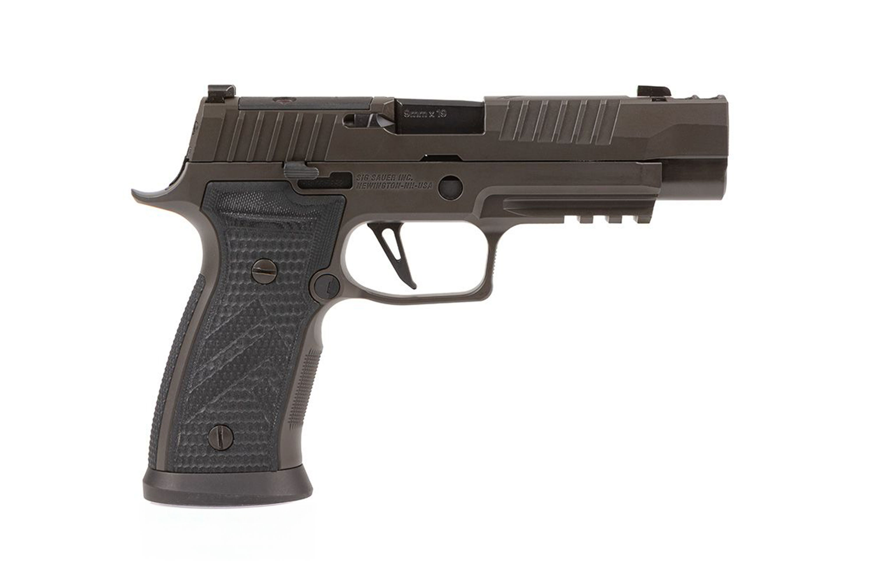 SIG Sauer Luftpistole mit schwarzem Polymergriff und taktischem Design, ideal für Schießbegeisterte.