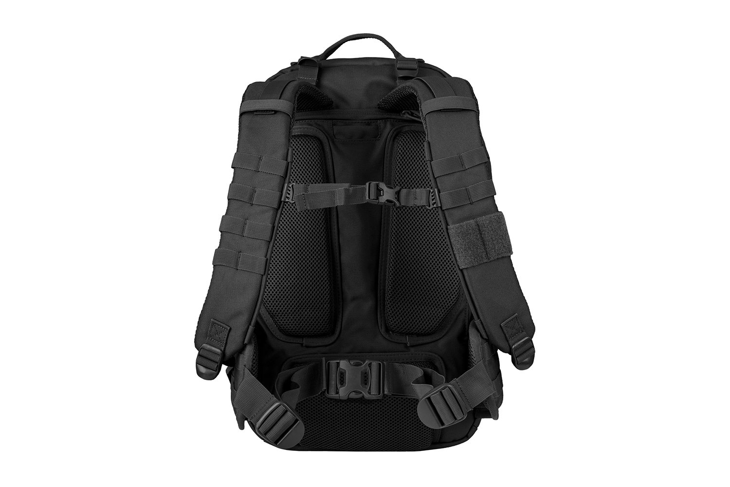 Rückansicht eines schwarzen taktischen Rucksacks mit gepolsterten Schultergurten, einer Brustschnalle und einem Hüftgurt zur Unterstützung.