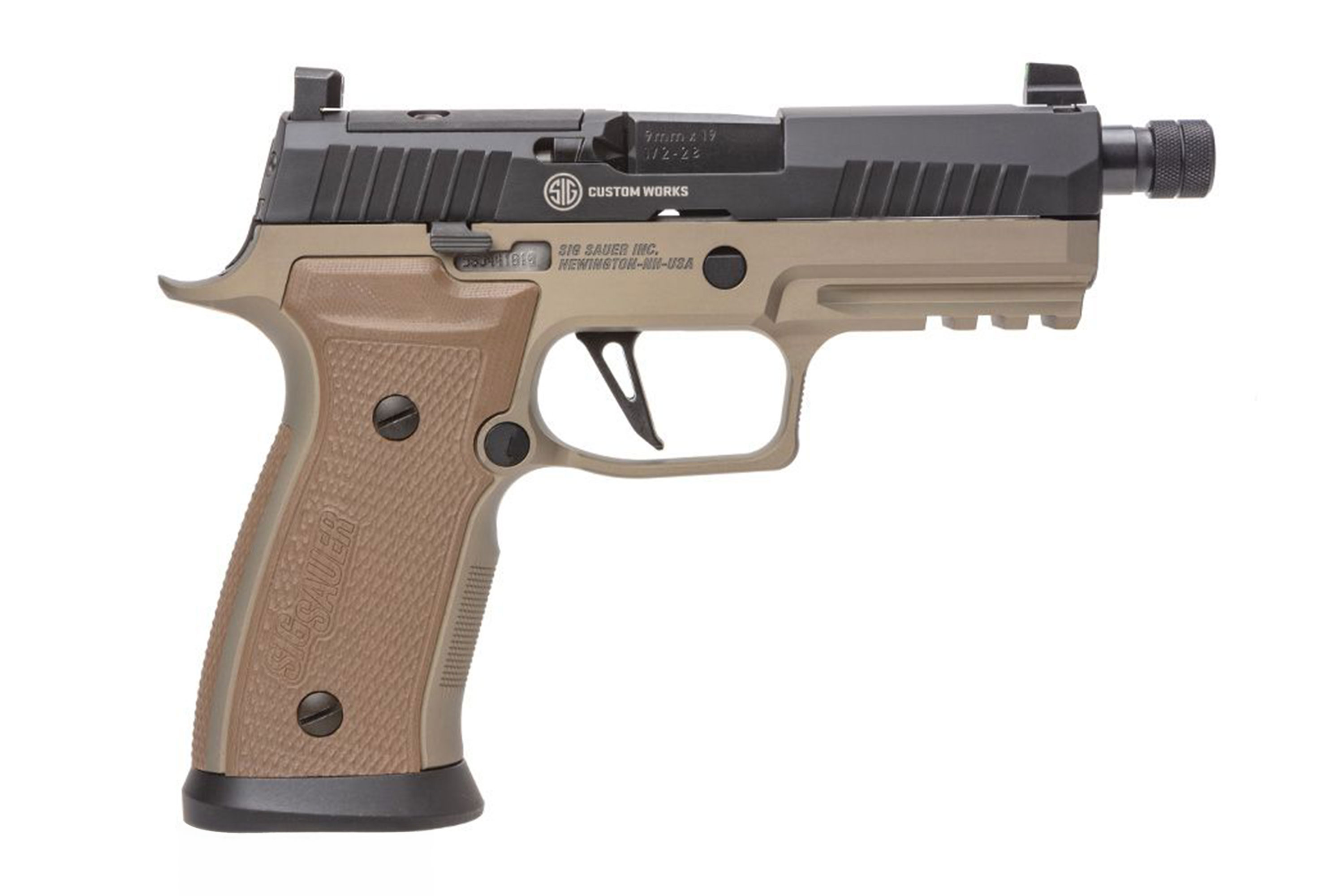 SIG Sauer P320 Luftpistole in Hellbraun und Schwarz mit taktischem Design und strukturiertem Griff.