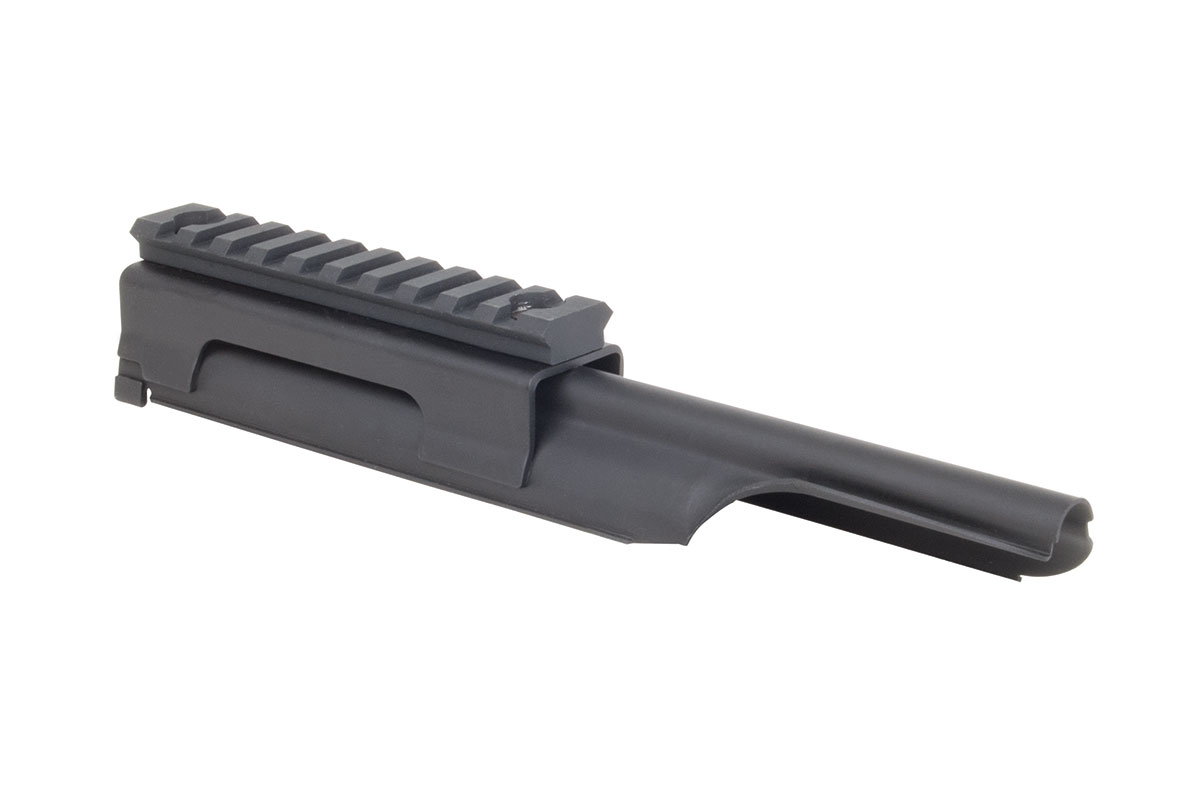 Gehäuseabdeckung aus schwarzem Metall mit integrierter Picatinny-Schiene zur Montage von Optiken an einem Luftgewehr oder einer Schusswaffe.