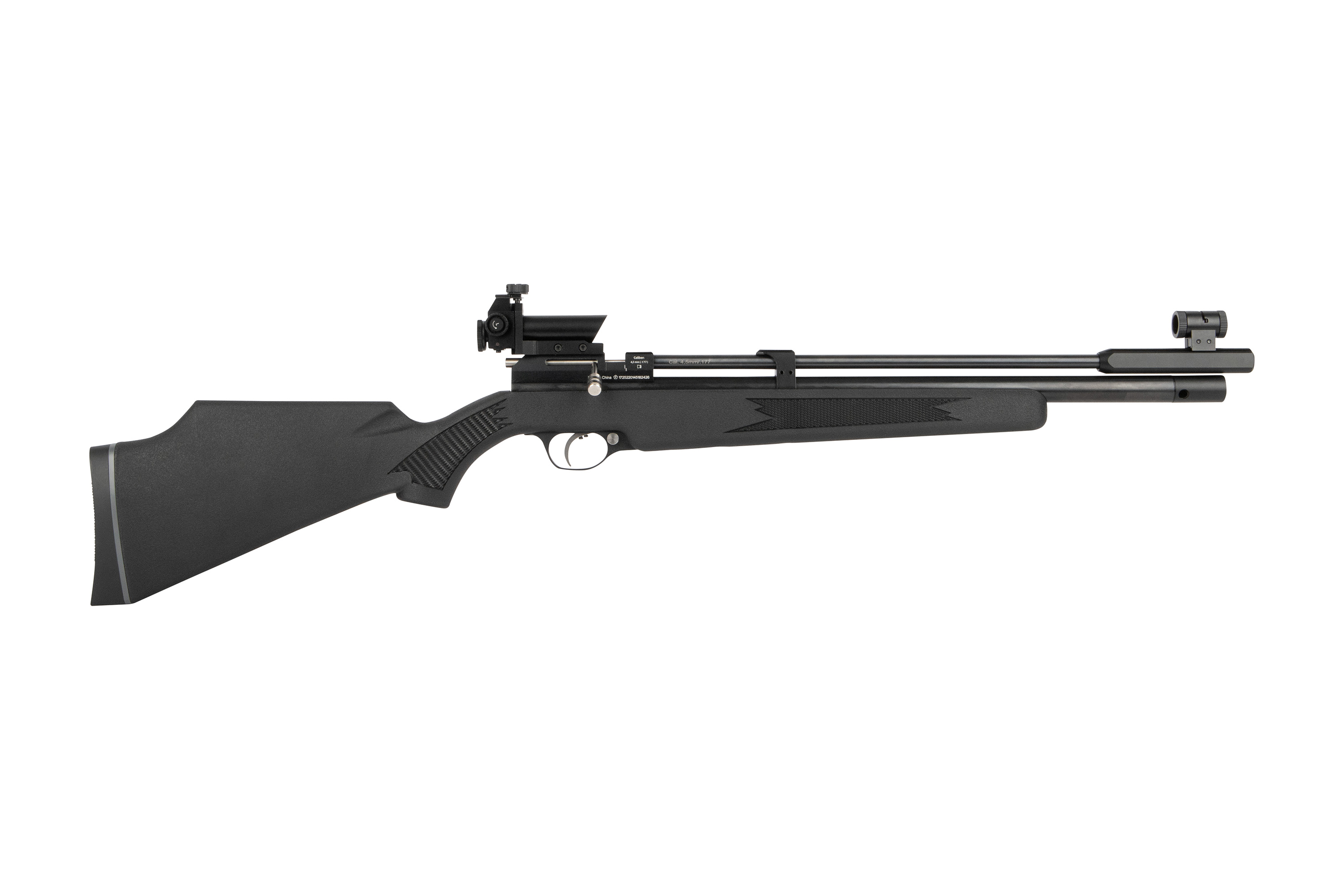 Schwarzes Luftgewehr mit Kunststoffschaft, montiertem Visier und am Lauf montiertem Visier, isoliert auf weißem Hintergrund.