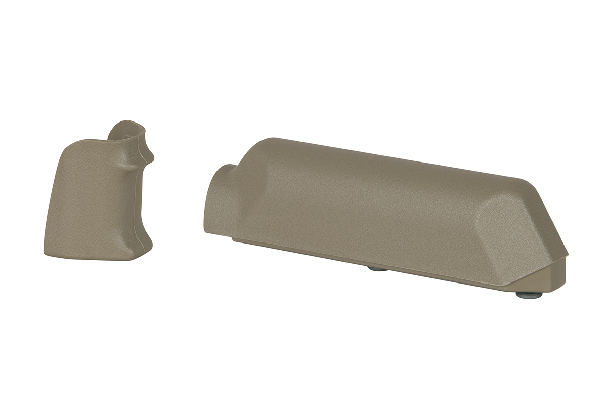 Hellbrauner Polymer-Pistolengriff und passendes Schaftbacken-Erhöhungszubehör zur individuellen Gestaltung der Schusswaffe auf weißem Hintergrund.