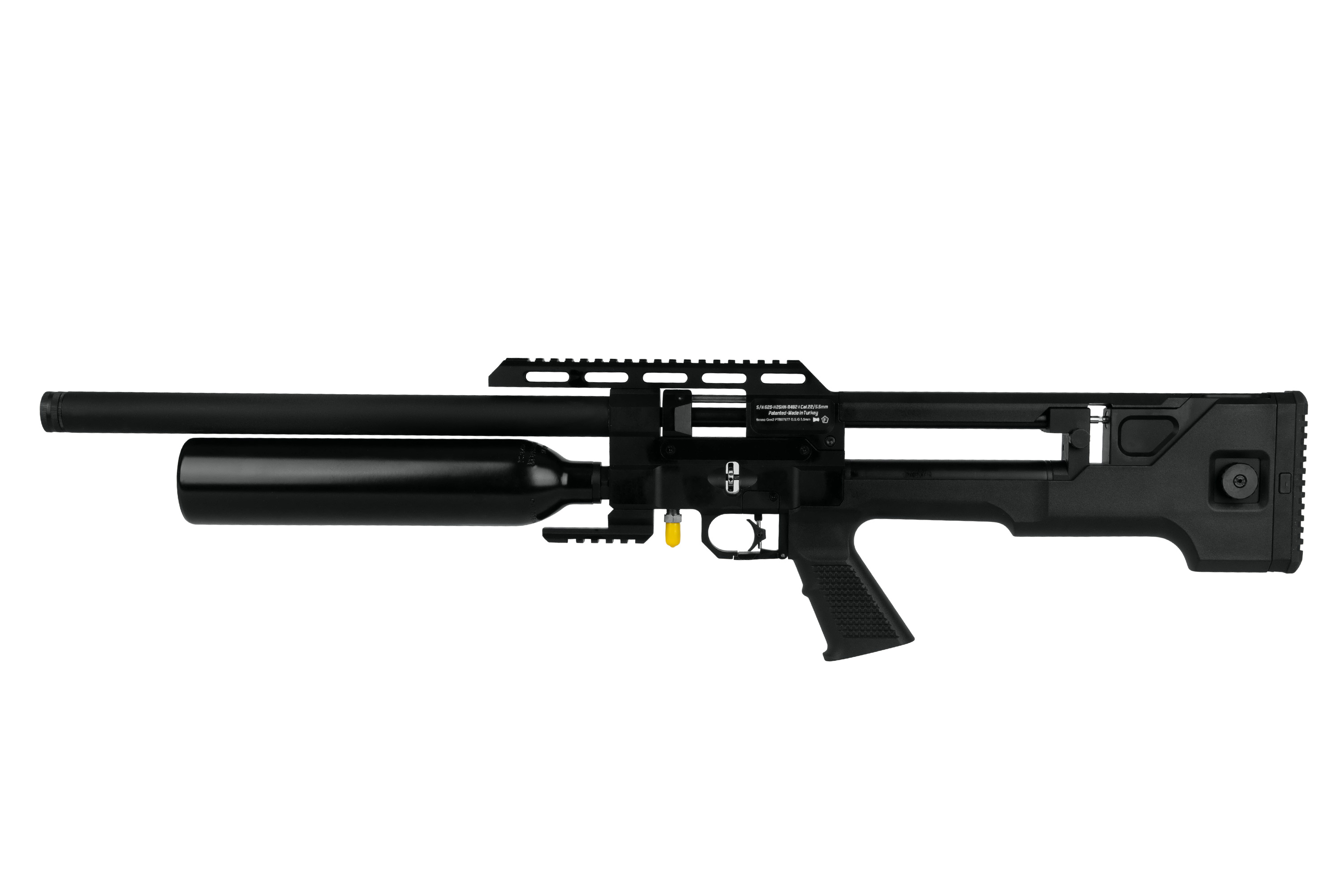 Schwarzes PCP-Luftgewehr mit großem Luftzylinder, taktischer Schiene und Kunststoffschaft, isoliert auf weißem Hintergrund.