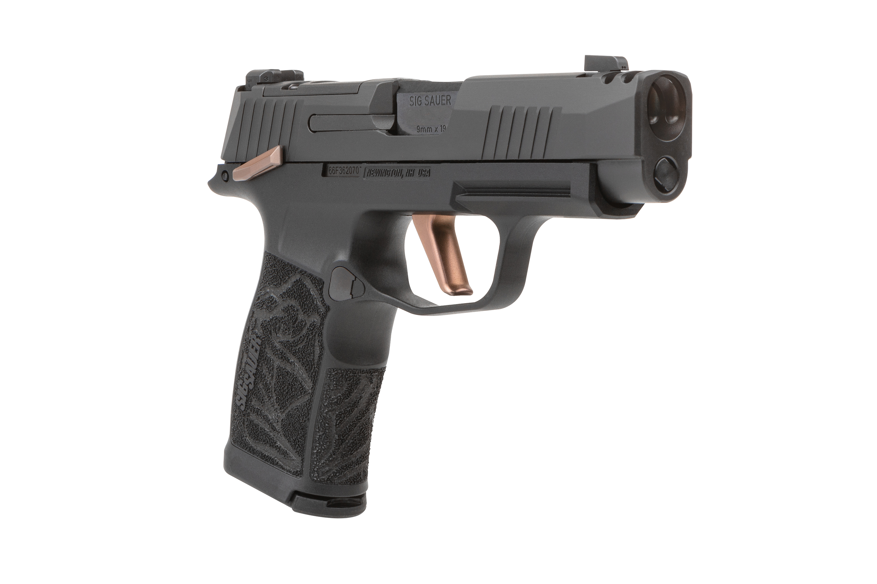 SIG Sauer P320 Luftpistole in Schwarz mit Kupferakzenten, ergonomischem Griff und taktischem Design.