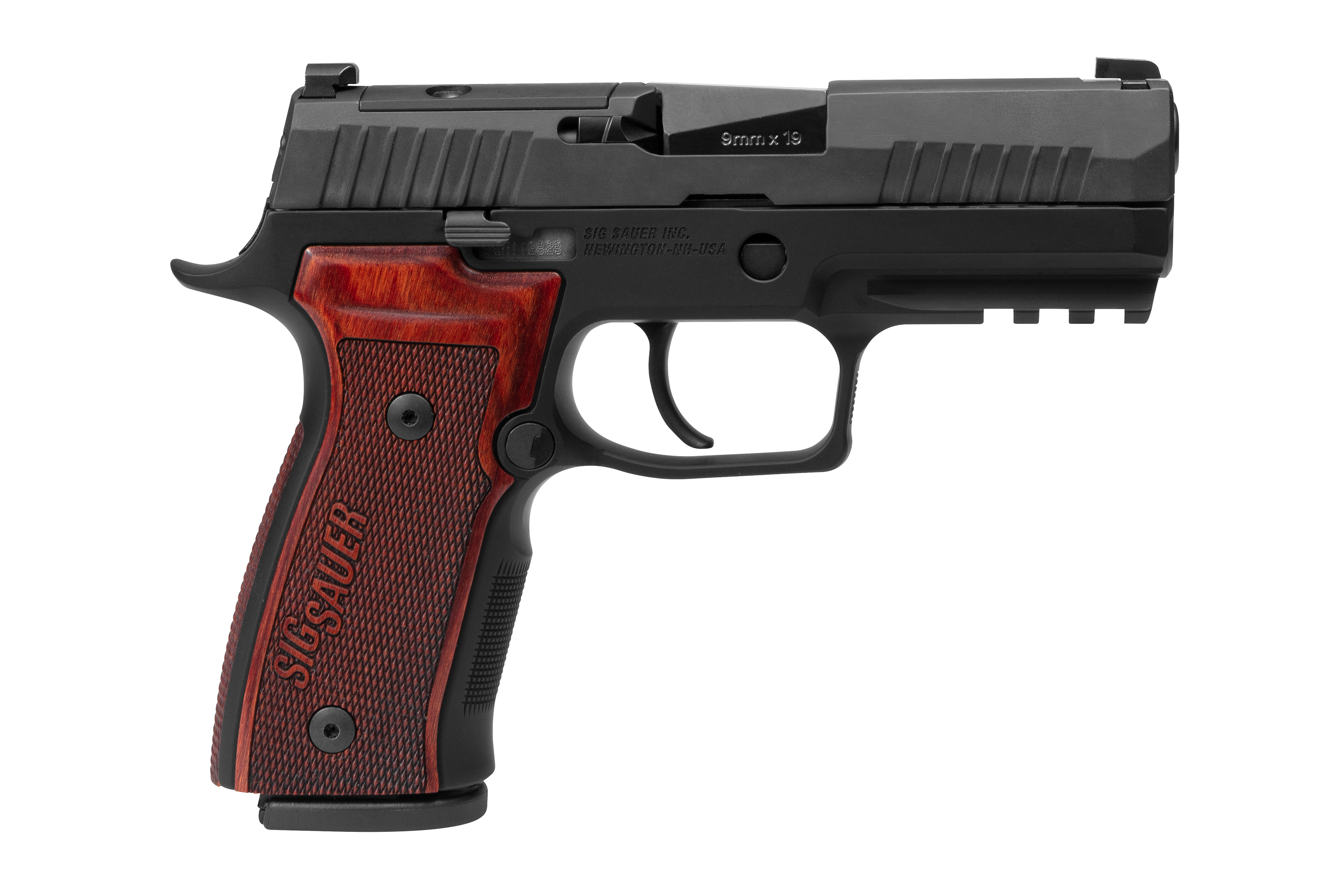 SIG Sauer P320 Luftpistole mit schwarzem Finish und Holzgriff, ideal für Schusswaffenliebhaber.