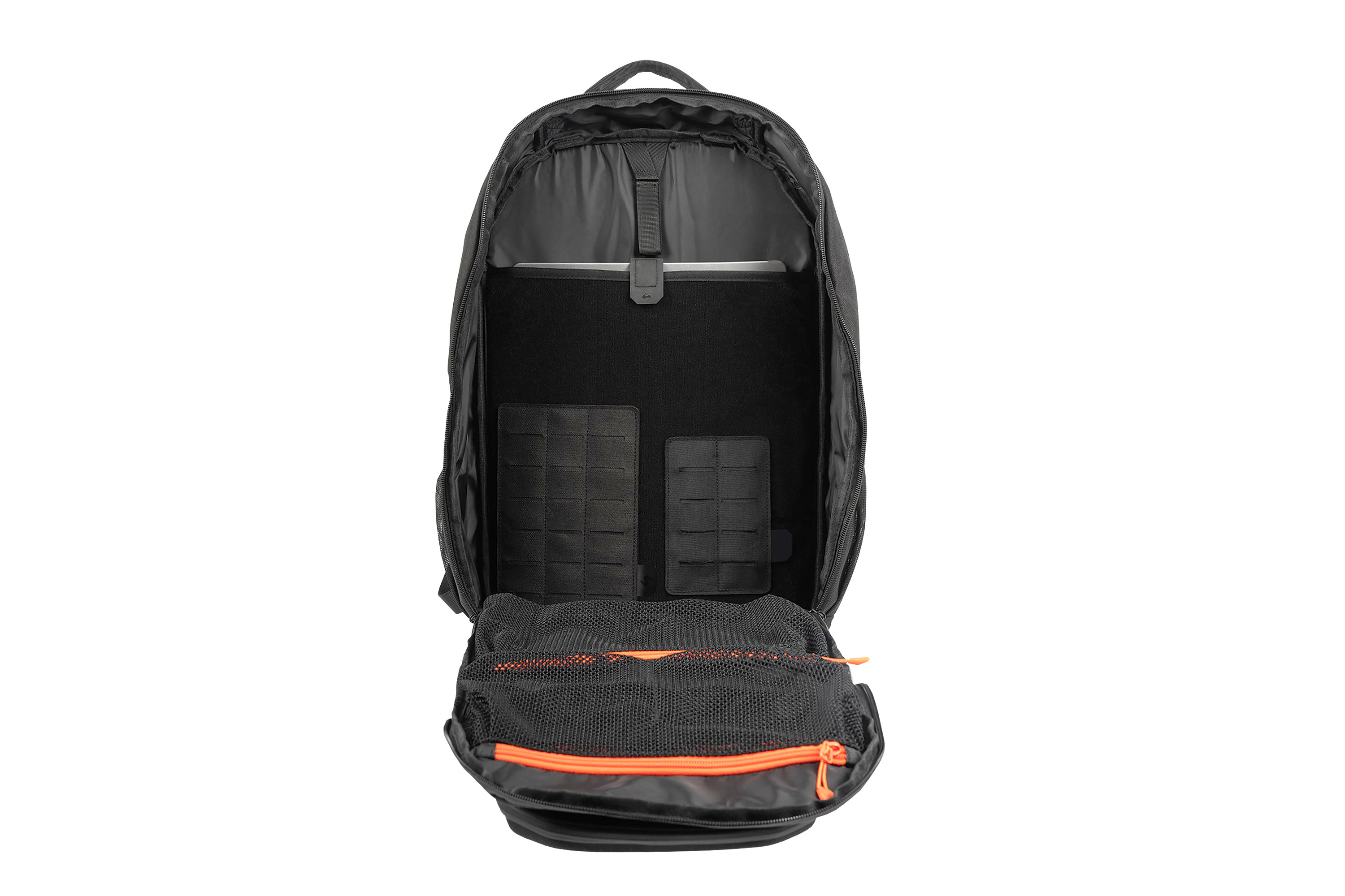 Offener schwarzer taktischer Rucksack mit internen MOLLE-Einsätzen, einem Laptopfach und orangefarbenen Netztaschen.