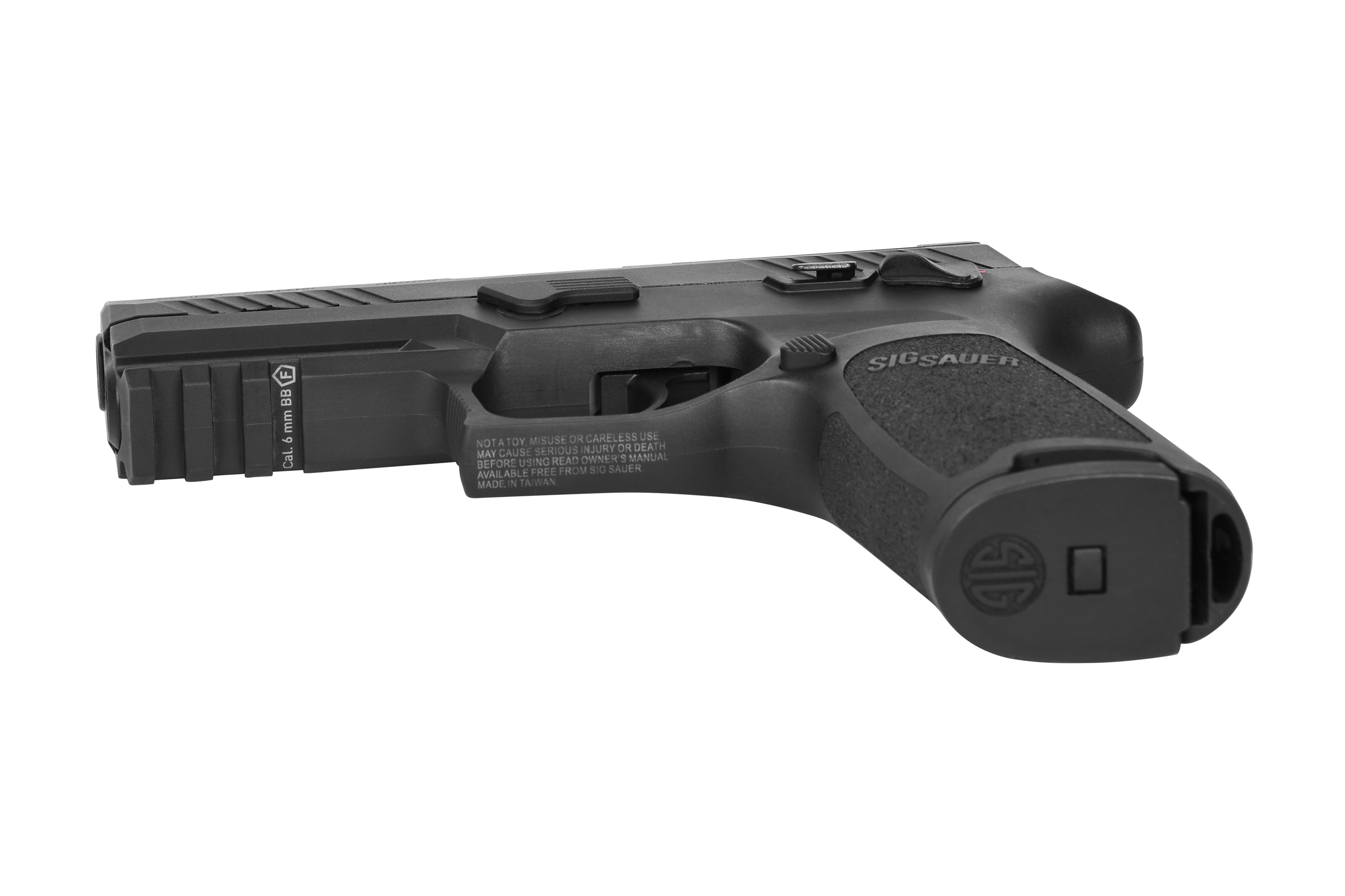 Schwarze Sig Sauer-Luftpistole, Kaliber 6 mm BB, mit strukturiertem Griff, integrierter Schiene und Sicherheitsmarkierungen am Rahmen.