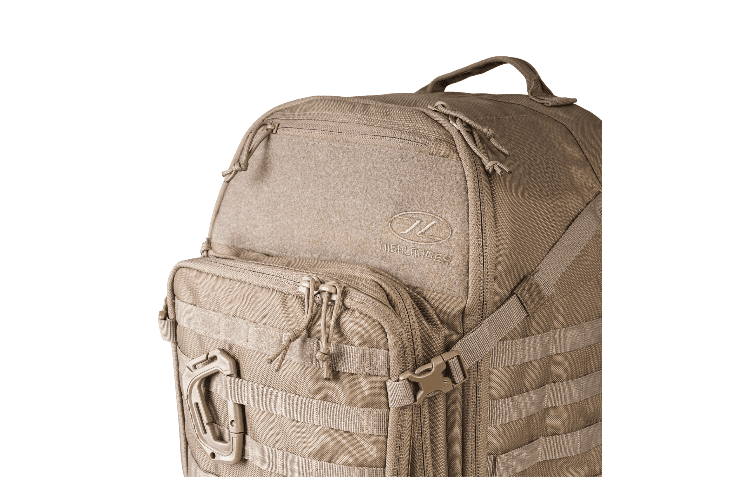 Hellbrauner taktischer Highlander-Rucksack mit MOLLE-Gurtband, einer Zubehörtasche vorne und einem Klettverschlussbereich.