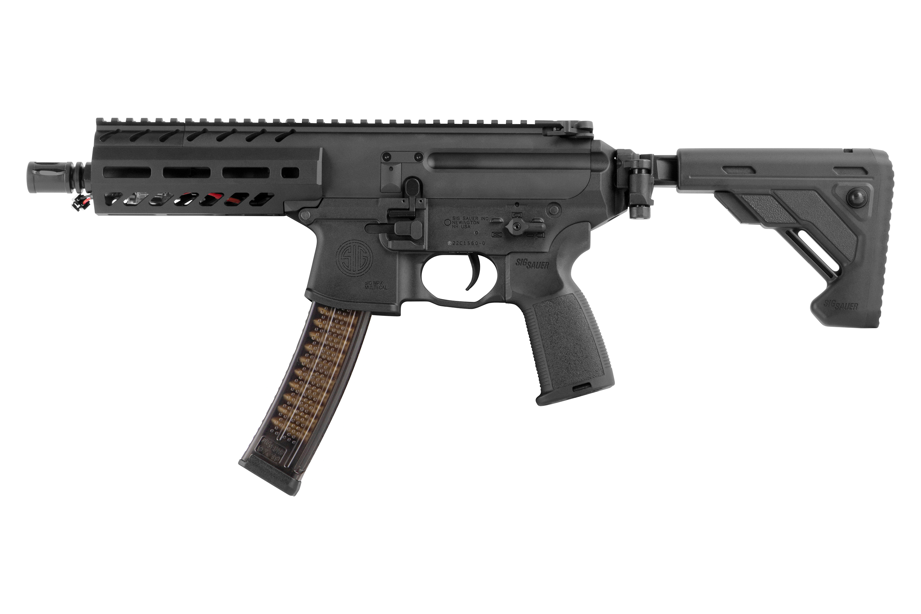 Schwarzes Sig Sauer MPX-Luftgewehr mit taktischem Handschutz, verstellbarem Schaft und durchsichtigem Magazin auf weißem Hintergrund.