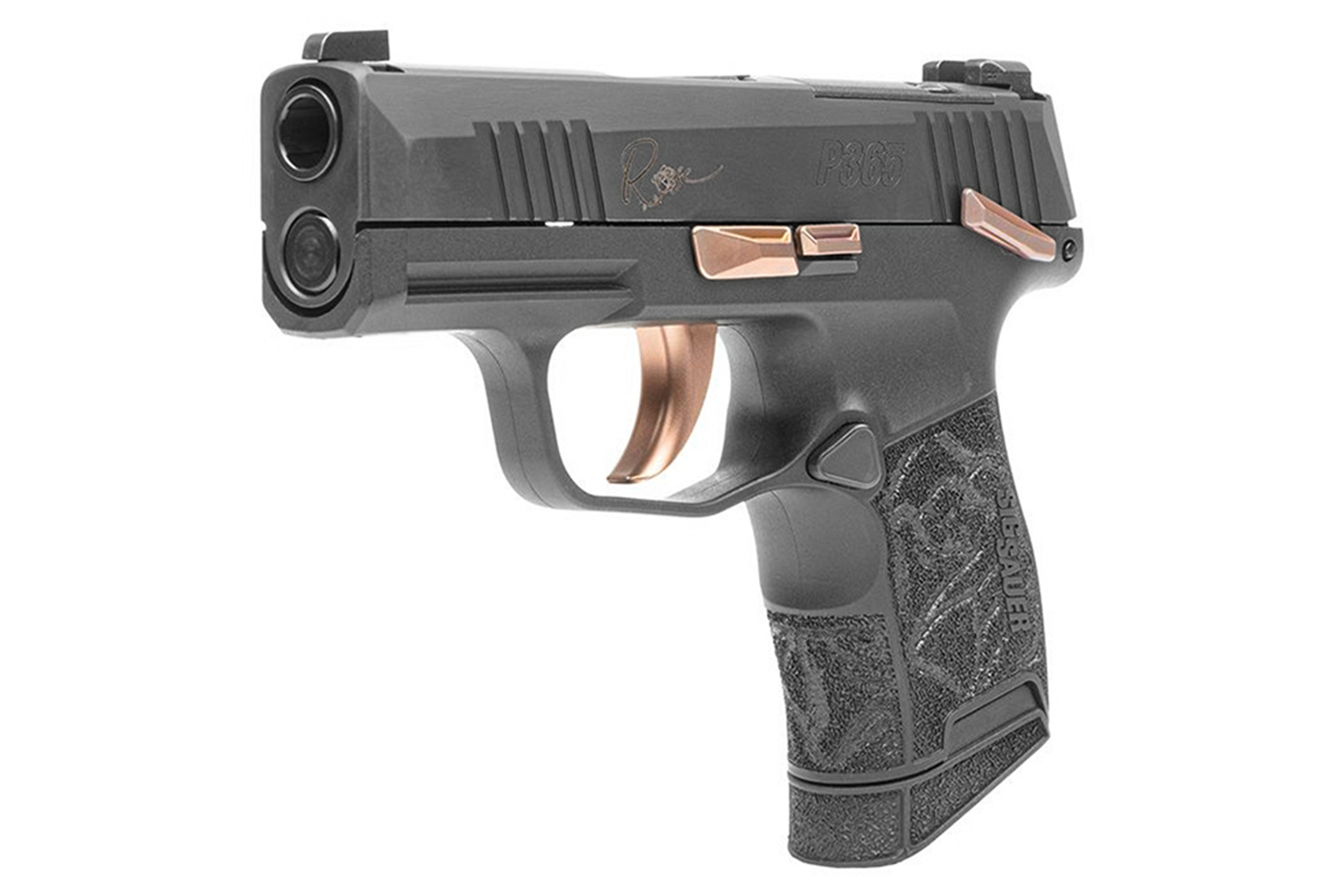 Sig Sauer P365 Luftpistole mit schwarzem Finish und Kupferakzenten für besseren Halt und Stil.
