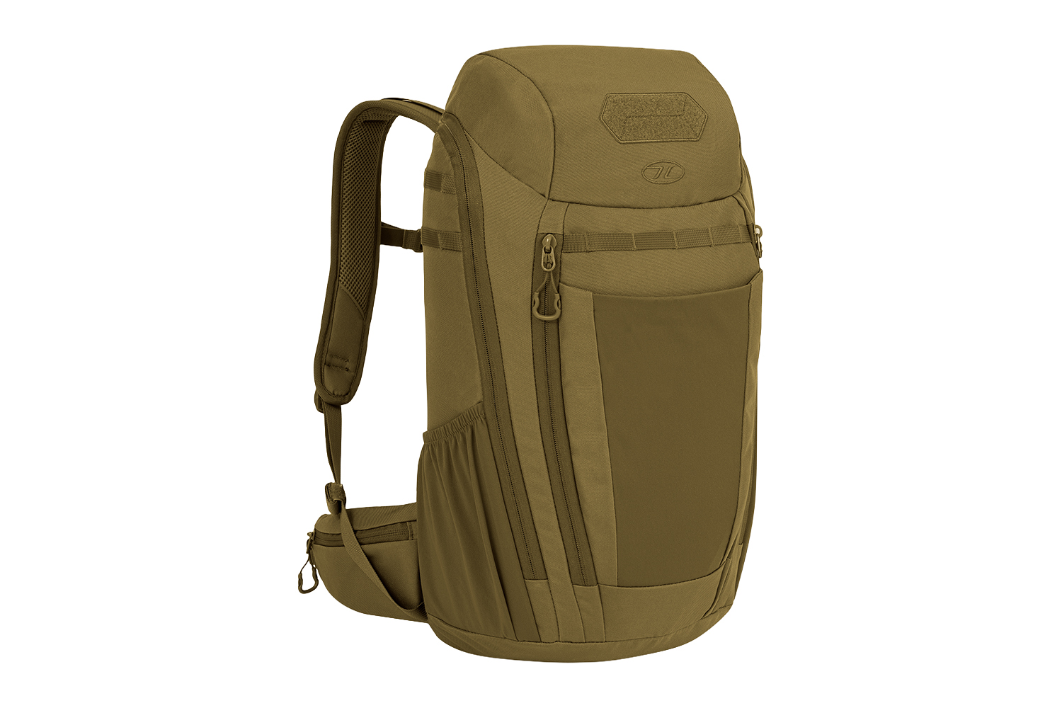 Taktischer Rucksack in Kojotenbraun mit gepolsterten Schultergurten, mehreren Reißverschlussfächern und MOLLE-Gurtsystem.