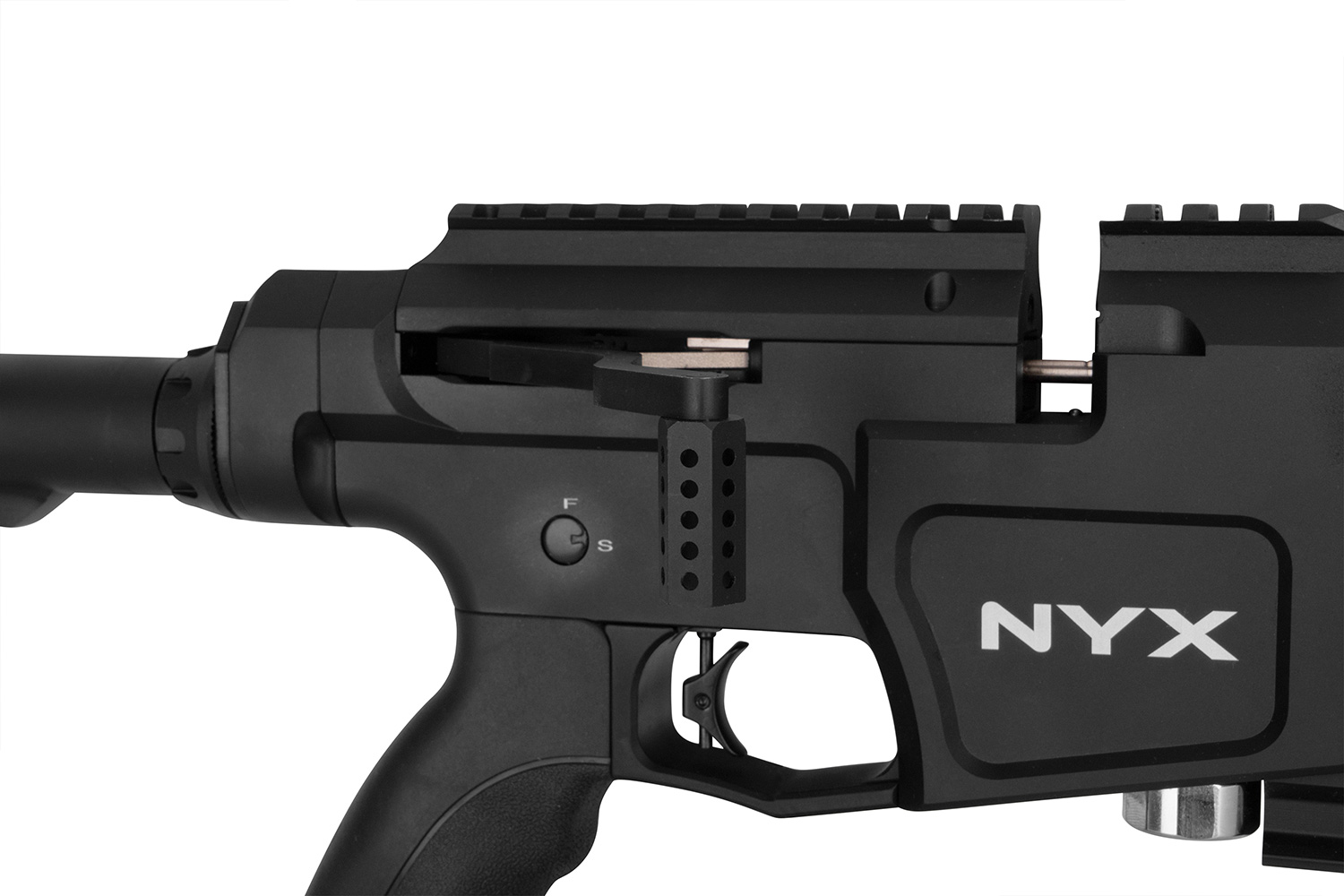 Nahaufnahme des NYX-Luftgewehrs mit schwarzem Finish, verstellbarem Abzug und taktischem Design.